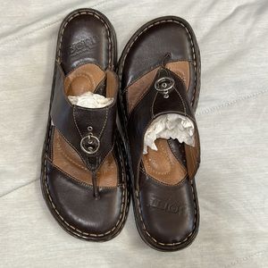 Born Brown size 10 42 Like New Leather Thong Sandals Buckle Accent W61465